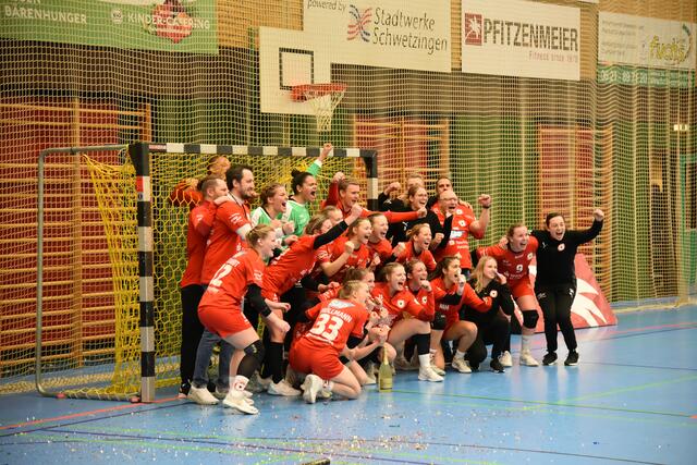 Siegerfoto, Mannschaftsfoto für die Ewigkeit ?
FotoArchiv Merkel+Merkel