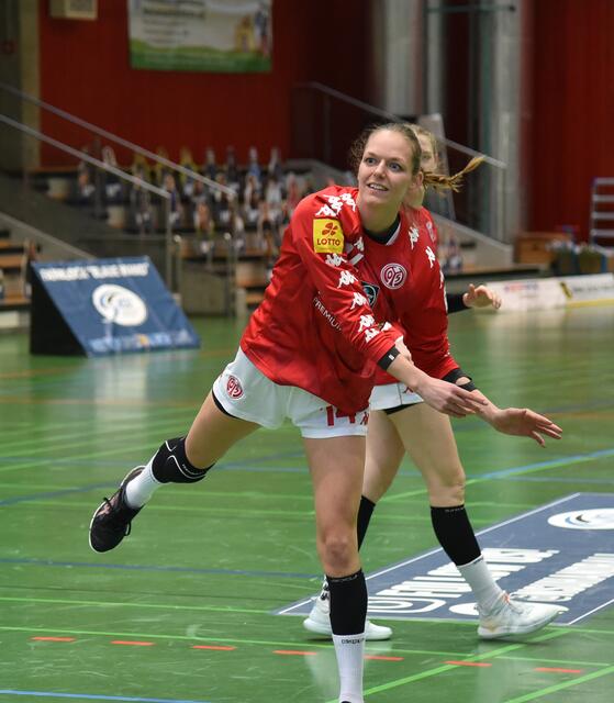 Sophie Hartstock (LA/Mainz 05) in der Pause des Matches versus die NSU.
FotoArchiv Merkel+Merkel