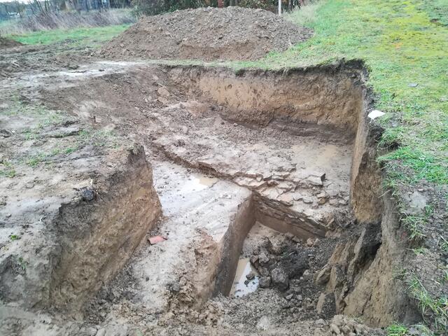 Im letzten Baufenster stießen die Archäologen auf eine Mauer. 