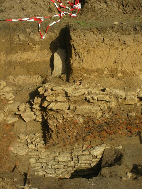 Unter den Resten der Oberen Burg fanden sich Mauern von einem Vorgängerbau. 
