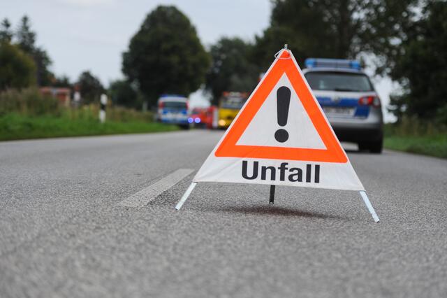 Ein Sachschaden von insgesamt 5.000 Euro ist bei einem Verkehrsunfall entstanden, der sich am Dienstag, 4. Mai, gegen 8.15 Uhr auf der L554 bei Kraichtal ereignet hat. | Foto: benjaminnolte - stock.adobe.com