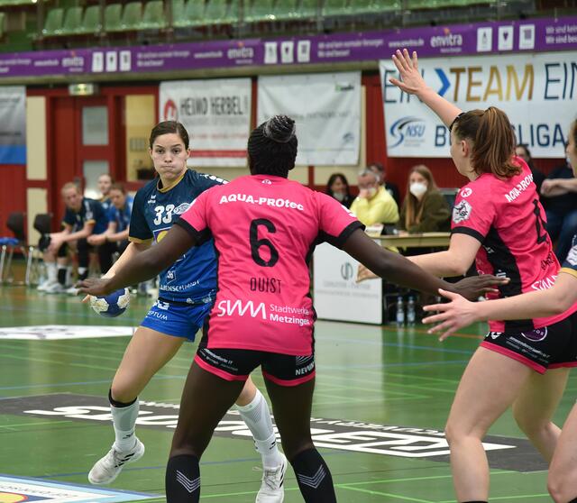 Lucie-Marie Kretzschmar (RL), die nie aufsteckte und bis zum Schluss um Ergebnisverbesserung bemüht war. Wird offensiv immer stärker und erzielte sechs Treffer. Die klare Niederlage versus die Pink Ladies konnte sie natürlich nicht verhindern.
FotoArchiv Merkel+Merkel