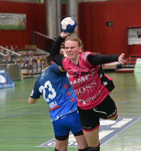 Kreisläuferin Tamara Haggerty von den Metzinger Pink Ladies, die in der Ballei-Form gegen die Neckarsulmer Sport-Union am Samstag in der Porsche Arena beim OLYMP FINAL4 gebraucht wird. Warf 5 Treffer...
FotoArchiv Merkel+Merkel