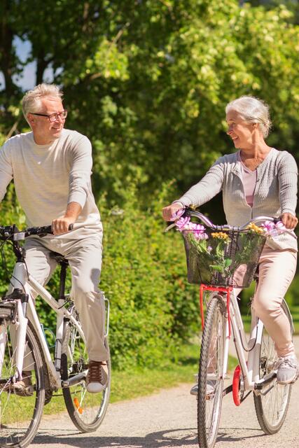 Damit das Radfahren auch wirklich gesundheitsfördernd ist, sollten Radgeometrie und Sattel möglichst optimal auf die Nutzerin und den Nutzer abgestimmt sein. Foto: djd/Hypervital/Syda Productions - stock.adobe.com