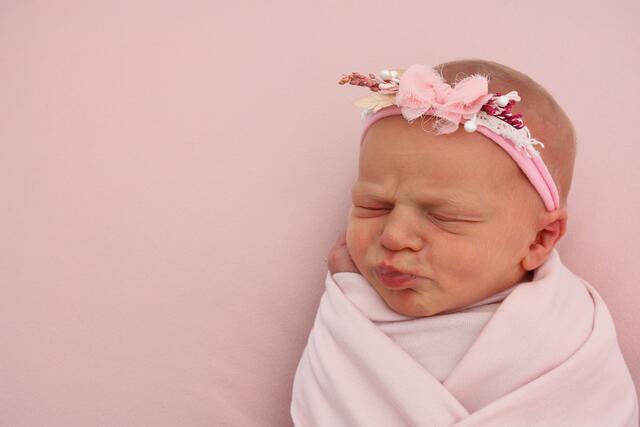 Florentine Rötten aus Bruchsal kam am 29.06.2021 in der Fürst-Stirum Klinik Bruchsal zur Welt und wog bei einer Größe von 50 Zentimetern 2580 Gramm. | Foto: babysmile24.de