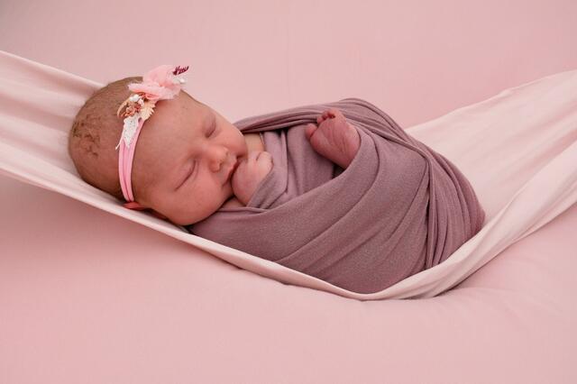 Emilia Frieda Dammert aus Bad Schönborn kam am 07.07.2021 in der Fürst-Stirum Klinik Bruchsal zur Welt und wog bei einer Größe von 53 Zentimetern 3660 Gramm. | Foto: babysmile24.de