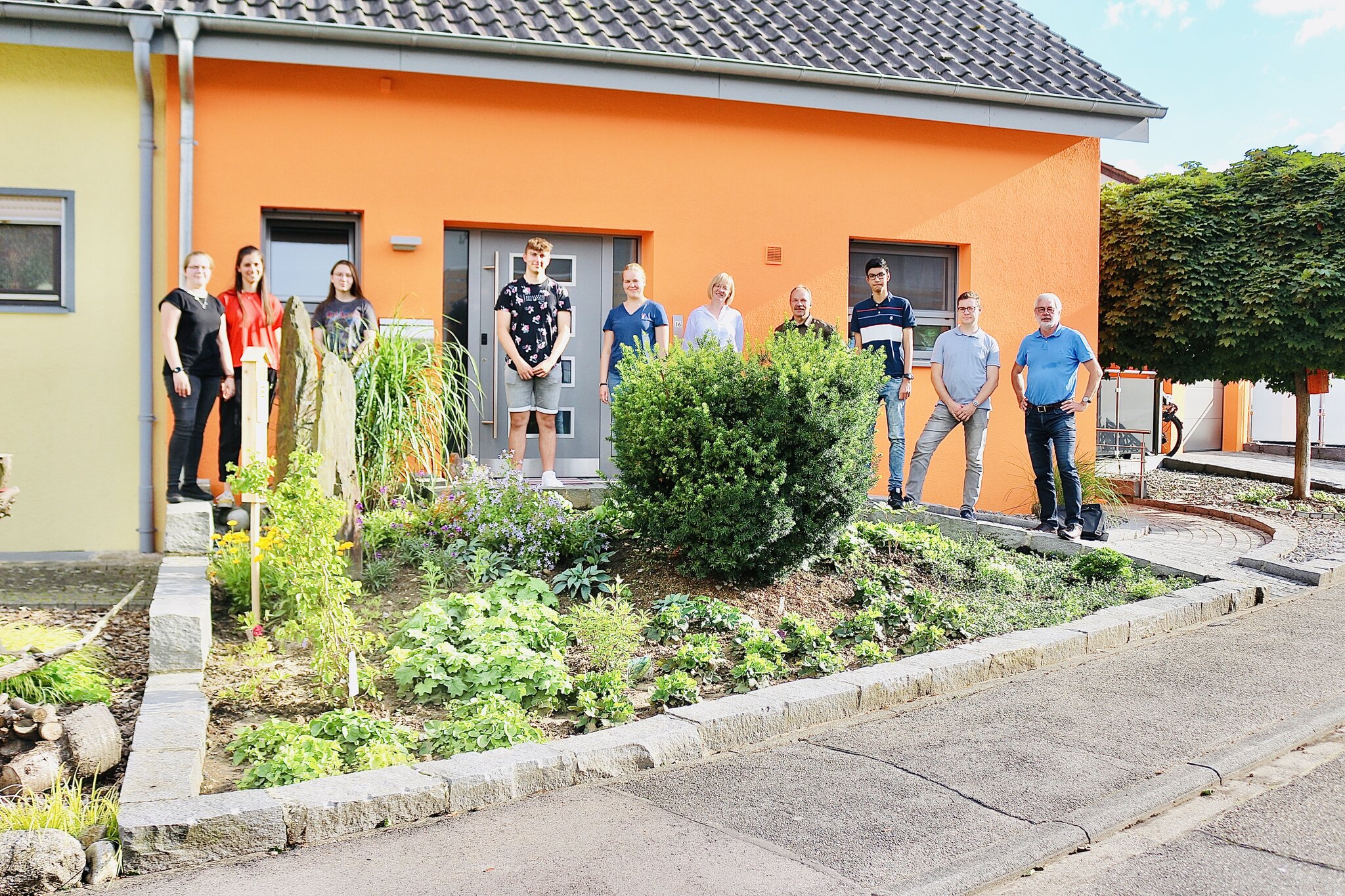 Vom Stein- und Schottergarten zum blühenden Insektengarten: ESG ...