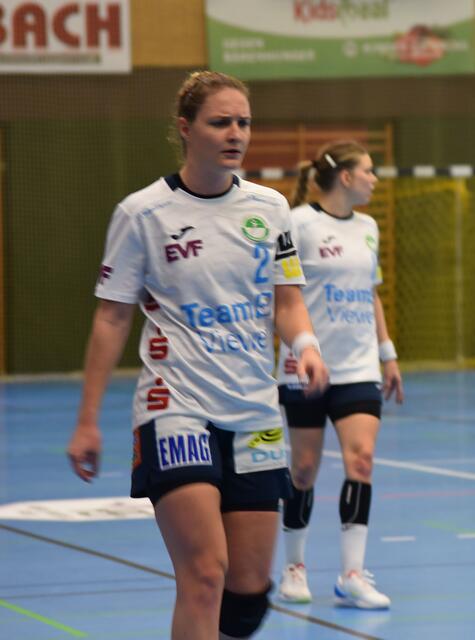 Anja Brugger (RA), die vielleicht beständigste Spielerin der letzten Saison bei Frisch Auf, die regelmäßig traf und die mit Frisch Auf sofort wieder in die Erste LIGA zurückkehren will. Die jetzt 29jährige kam 2012 vom VfL Waiblingen, Urgestein ...
FotoArchiv Merkel+Merkel