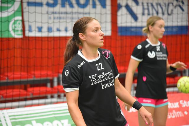 Dagmara Nocun, die polnische NationalTeam Playerin, die aus Lublin zu den TUSSIES gestoßen ist, womit der Linksaußenposten fantastisch besetzt ist. 
FotoArchiv Merkel+Merkel