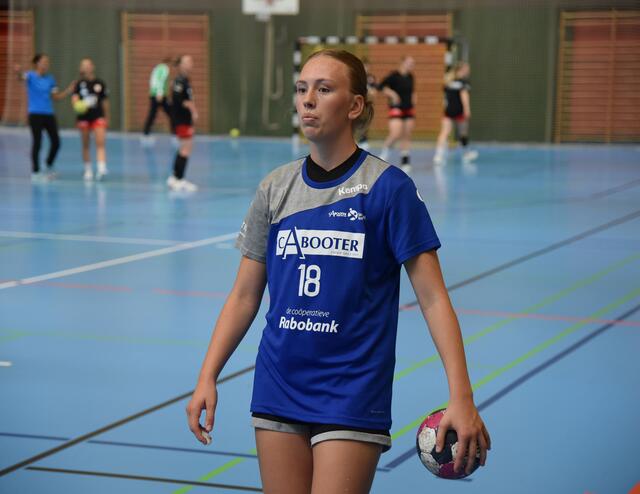 Yara Vlaswinkel von Handbal Venlo vor dem Match in der Neurotthalle.
FooArchiv Merkel+Merkel
