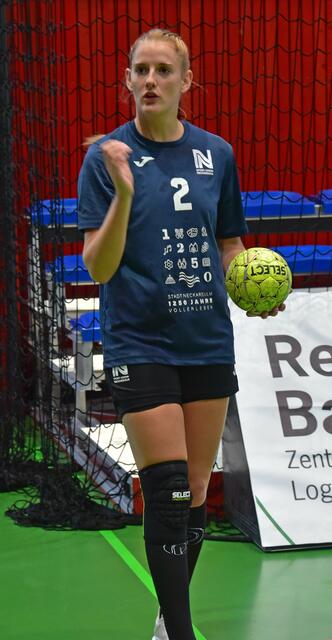 Selina Kalmbach, die zweite Nationalspielerin auf Linksaußen bei der SUN...
FotoArchiv Merkel+Merkel