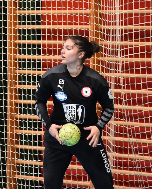 Katharina Longo wurde nicht eingesetzt, weil Trainerin Franzi Steil den Flow von Johanna Wiethoff nicht von außen ungterbinden wollte. Richtige Entscheidung...meinen Merkel+Merkel.
FotoArchiv Merkel+Merkel