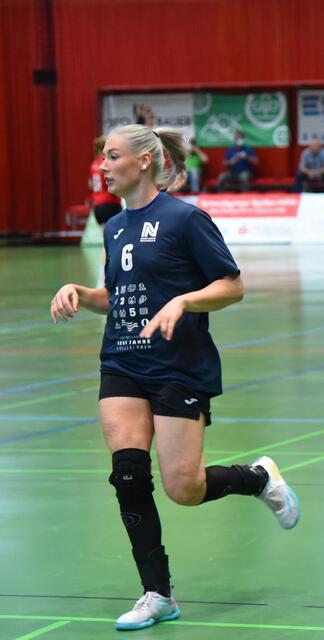 Nathalie Hendrikse hatte einen schweren Stand gegen Jennifer "Jenny" Gutierrez Bermejo, die Linksaußen der spanischen Nationalfrauenschaft...
FotoArchiv Merkel+Merkel