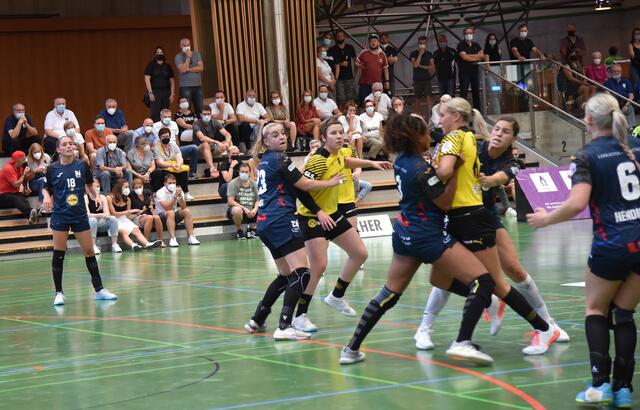 Spielszene aus der ersten Halbzeit...
FotoArchiv Merkel+Merkel