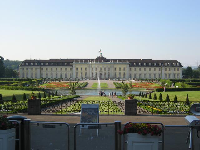 Das Residenzschloss Ludwigsburg. | Foto: Von Alexander Johmann - originally posted to Flickr as Residenzschloss Ludwigsburg, CC BY-SA 2.0, https://commons.wikimedia.org/w/index.php?curid=3817538