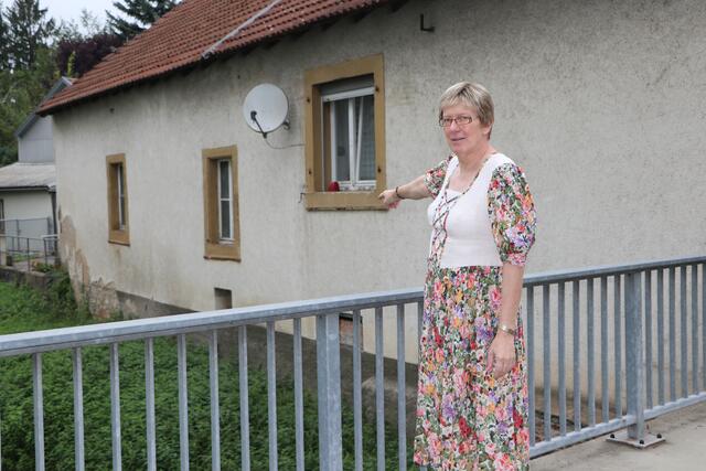 Alexandra Grenzhäuser vermutet, dass dieses Gebäude an der Saalbach die alte Gottesackermühle war.  | Foto: bea