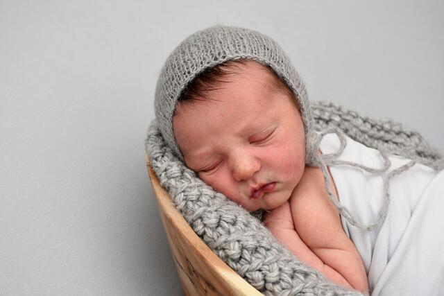 Altrim Nebija aus Heidelsheim kam am 01.12.2021 in der Fürst-Stirum Klinik Bruchsal zur Welt und wog bei einer Größe von 56 Zentimetern 3380 Gramm. | Foto: babysmile24.de