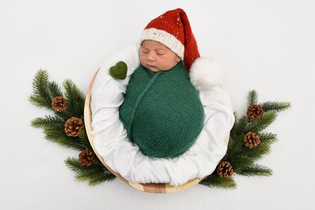 Mailo Nissel aus Bruchsal kam am 30.11.2021 in der Fürst-Stirum Klinik Bruchsal zur Welt und wog bei einer Größe von 57 Zentimetern 4100 Gramm. | Foto: babysmile24.de