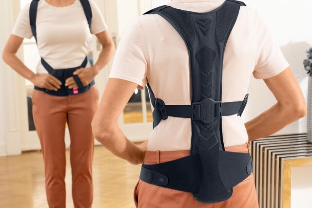 Das optimierte Gurtsystem und die Rückenschiene üben gemeinsam spürbare Zugkräfte auf den Becken- und Schulterbereich aus. Foto: djd-k/medi | Foto: djd-k/medi