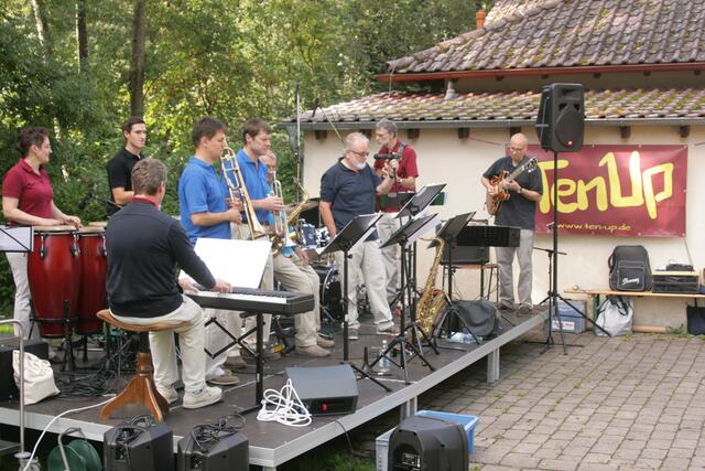 Jazz im Grünen in Ruit 2014 mit der Gruppe Ten Up | Foto: privat
