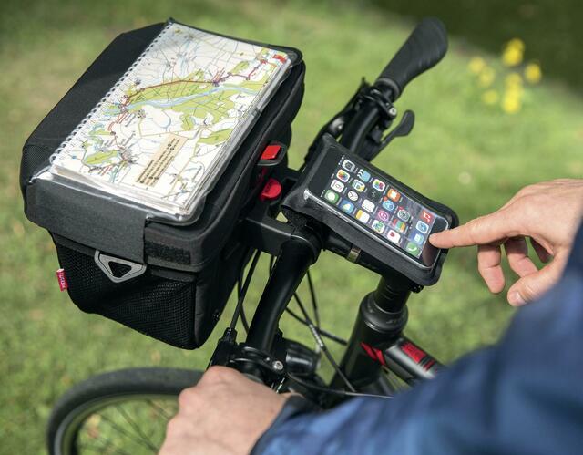 Durch das große Klarsichtfenster ist das Display immer in Sicht und lässt sich durch eine Folie wie gewohnt bedienen. Foto: Rixen &amp; Kaul GmbH/akz-o | Foto: Rixen &amp; Kaul GmbH/akz-o