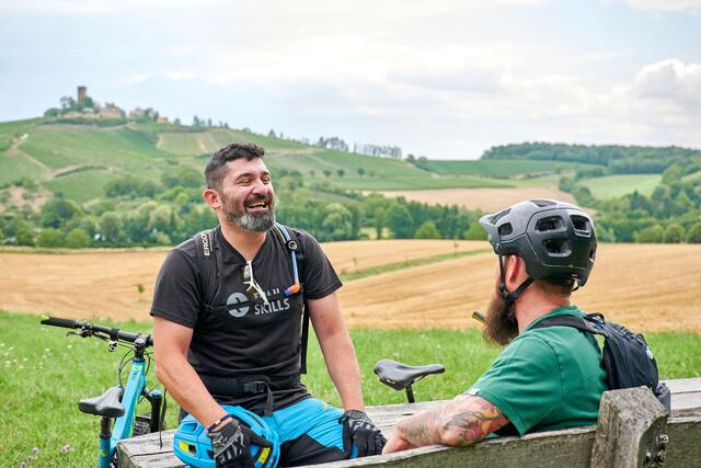 Hügel rauf, Hügel runter – und zwischendurch bei einer kleinen Rast die Aussicht genießen. Das klappt wunderbar im Land der 1000 Hügel. Foto: djd/Kraichgau Stromberg Tourismus/Christian Ernst
| Foto: djd/Kraichgau Stromberg Tourismus/Christian Ernst