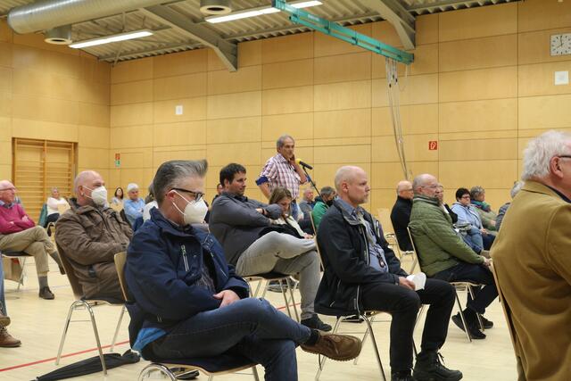 Bei der Fragerunde wurde vor allem dem Herausforderer auf den Zahn gefühlt. | Foto: ger