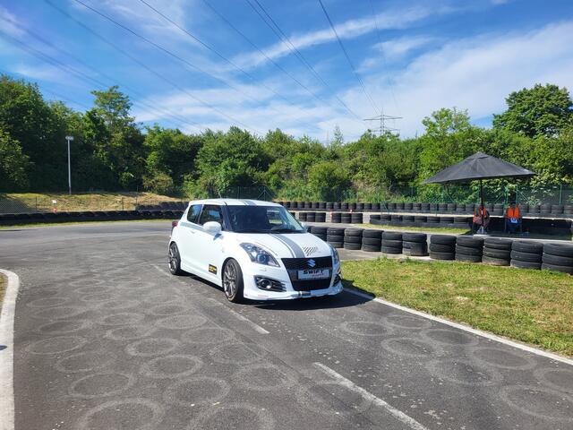 Wolfgang Panitz am Start mit dem Suzuki Swift Sport