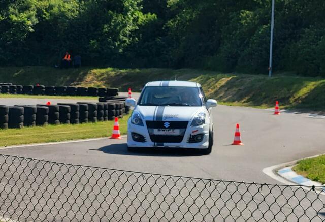 Jennifer Panitz mit dem Swift Sport beim ersten Wertungslauf.