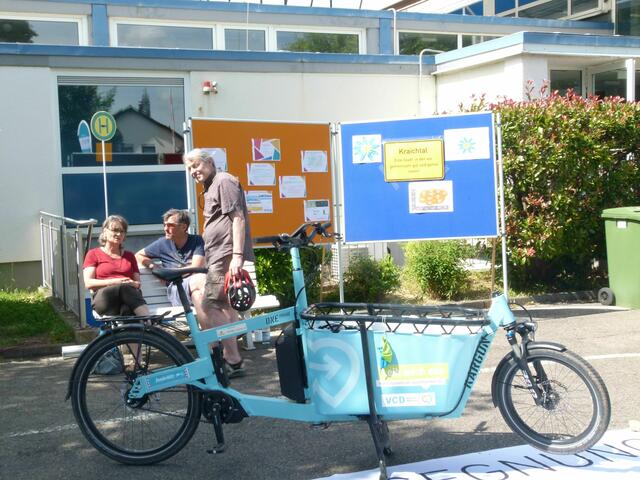 Zwei kreative Ideen vorgestellt beim Klimatag: Mitfahrerbank und Lastenfahrrad | Foto: martin stock