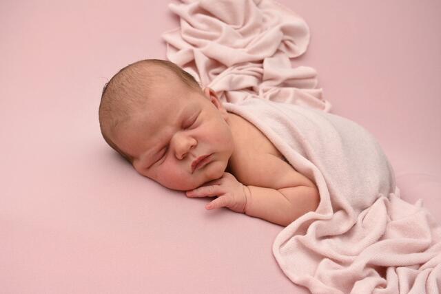 Malia Sofia Beisel aus Bretten kam am 18.05.2022 in der Fürst-Stirum Klinik Bruchsal zur Welt und wog bei einer Größe von 53 Zentimetern 3560 Gramm. | Foto: babysmile24.de