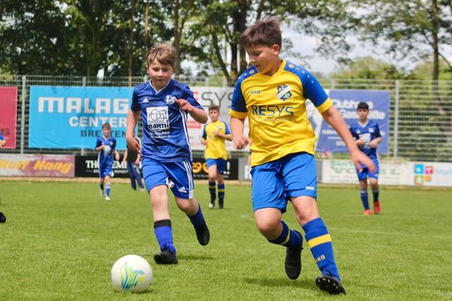 Jetzt rollt der Ball! | Foto: Marvin Westermann