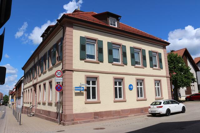 Vereinshaus: Das 1853 erbaute und bis 1926/27 in Doppelfunktion auch als Rathaus genutzte ehemalige Schul- und Rathaus wurde nach Umzug der Schule 1967/68 in den Jahren 1985/86 zum Vereinsheim umgebaut. | Foto: hk