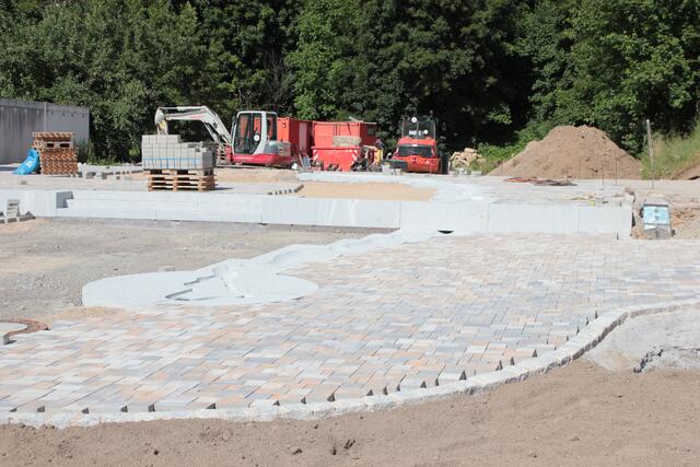 Die Baustelle des neuen Dorfplatzes. | Foto: swiz