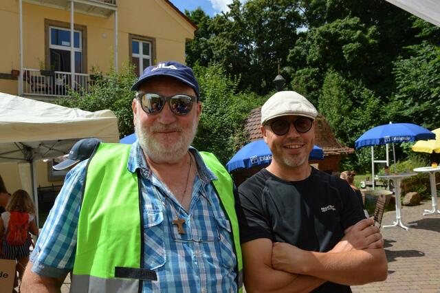 Ein zufriedener Organisator: Peter Miebach (links), Sozialpädagoge im Hohberghaus, freut sich über den gelungenen Tag. | Foto: Badischer Landesverein für Innere Mission / Jana Weitkamp