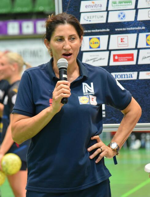 SUN - Coach Tanja Logvin, die mit ihrem Team nach Europa will.
FotoArchiv Merkel+Merkel