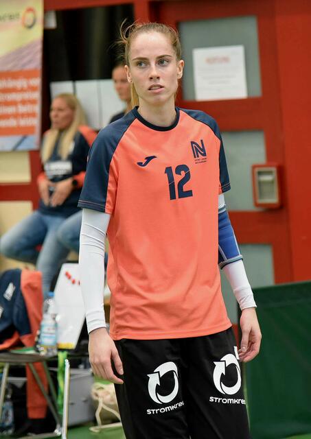 Nationaltorfrau Sarah Wachter, die nicht zum Einsatz kam...weil sie sich in Waiblingen eine muskuläre Vereltzung zugezogen hatte...komplettierte das Lazarett...
Fotos by Irena und Wolfgang Merkel