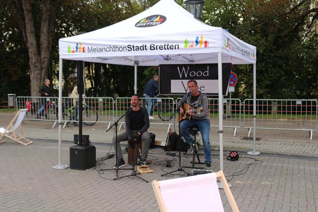 Die Band WoodVibe hat die Eröffnung von "Kunst &amp; Genuss" musikalisch untermalt. | Foto: kuna