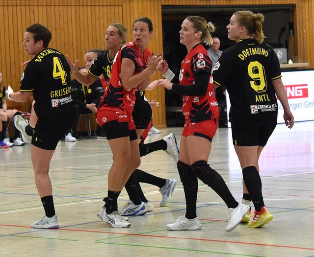 Dana Bleckmann hat abgezogen, Sarah van Gulik befürchtet Schlimmes...
FotoArchiv Merkel+Merkel