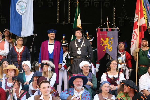 Im Juli begrüßte Stadtvogt Thomas Lindemann (links) herzlich zum Peter-und-Paul-Fest 2022.