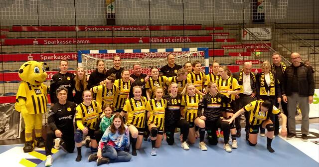 BVB-Team in der Hammer Westpress Arena nach dem Crunchtime Drama versus Metzingen (31:29)
FotoArchiv Merkel+Merkel