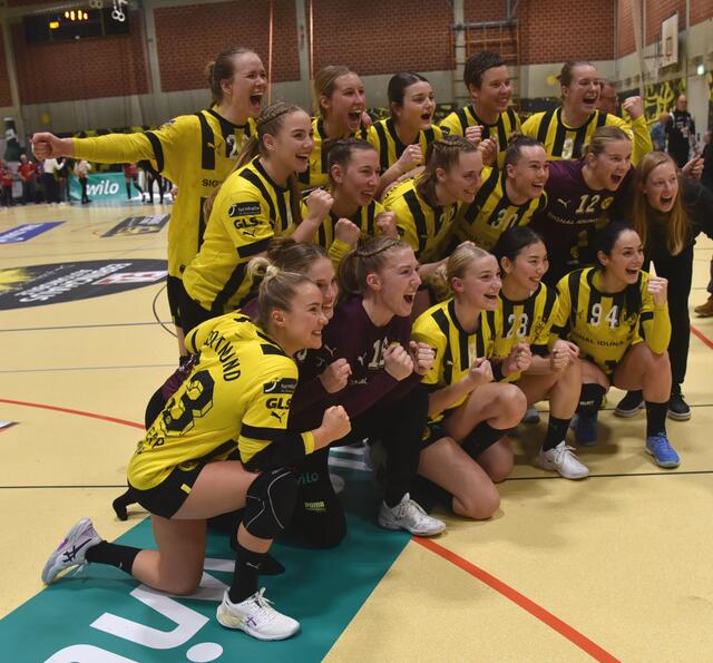 THe Winner Takes It All (2)
FotoArchiv Merkel+Merkel