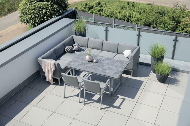 Schnell trocknende Schaumstoffe in den Sitz- und Rückenkissen und hochwertiger Outdoor-Stoff machen die Casual Dining-Serien absolut outdoortauglich. | Foto: Kettler/akz-o