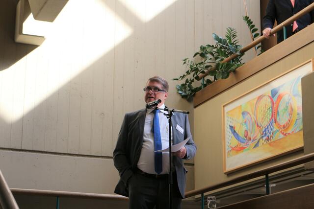 Der Brettener Oberbürgermeister Martin Wolff erklärt in seiner Rede: "Die ganz fetten Jahre sind vorbei." | Foto: kuna