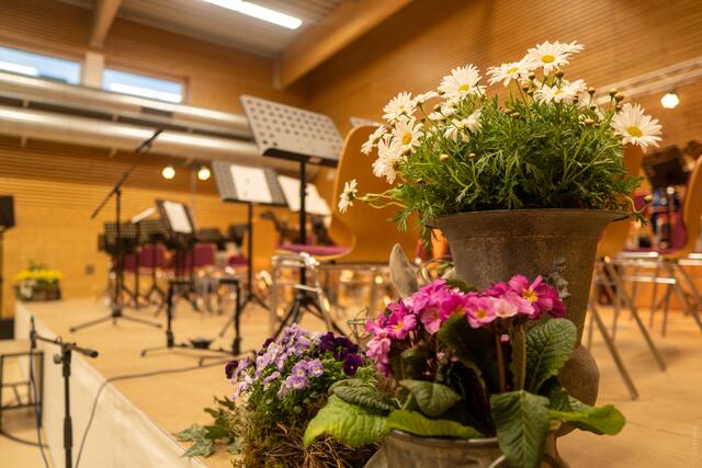 Florale Impressionen aus der frühlingshaften Dekoration unserer Musikerkameradin Ilona Hufnagel | Foto: Miguel Carrero