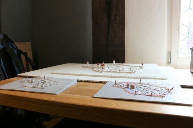 Einige der frühen Entwürfe des Stadtmodells. | Foto: kuna