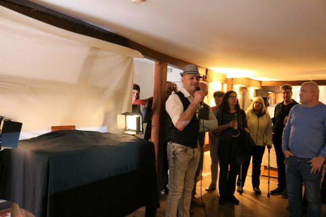 Matthias Goll hat das Modell entworfen und ließ die Entstehungsgeschichte Revue passieren. | Foto: kuna