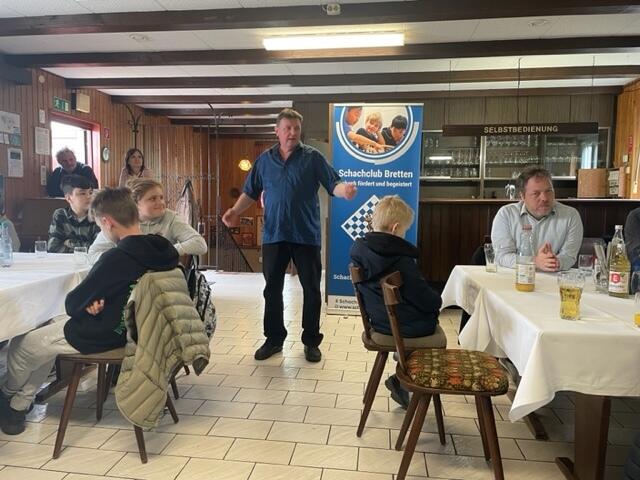 Naturfreunde und Gastgeber des Lokals