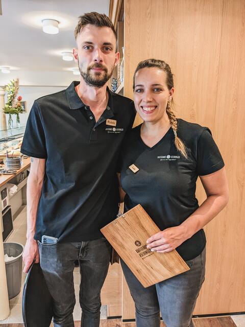 Das neue Kaffeehaus Aschinger wird  betrieben von dem jungen Pächterpaar Lea Weigel und Robin Frei. | Foto: hk