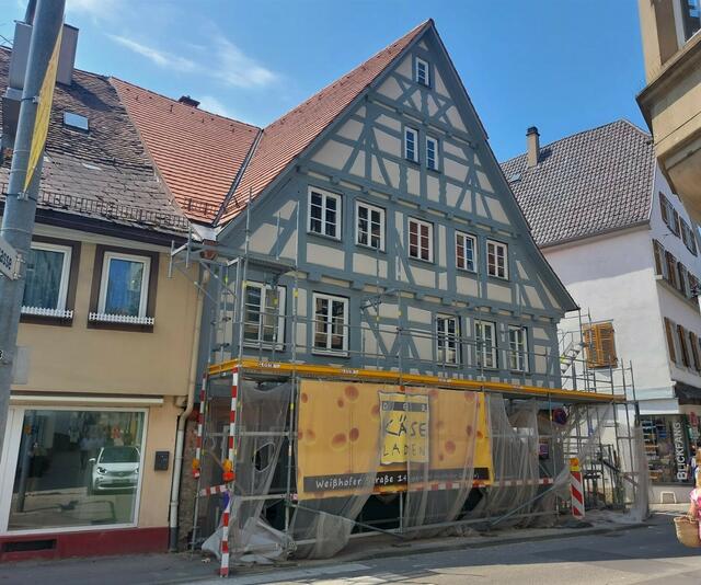 Das Gebäude in der Weißhofer Straße 2 wird derzeit durch die Stadt Bretten saniert. | Foto: kuna